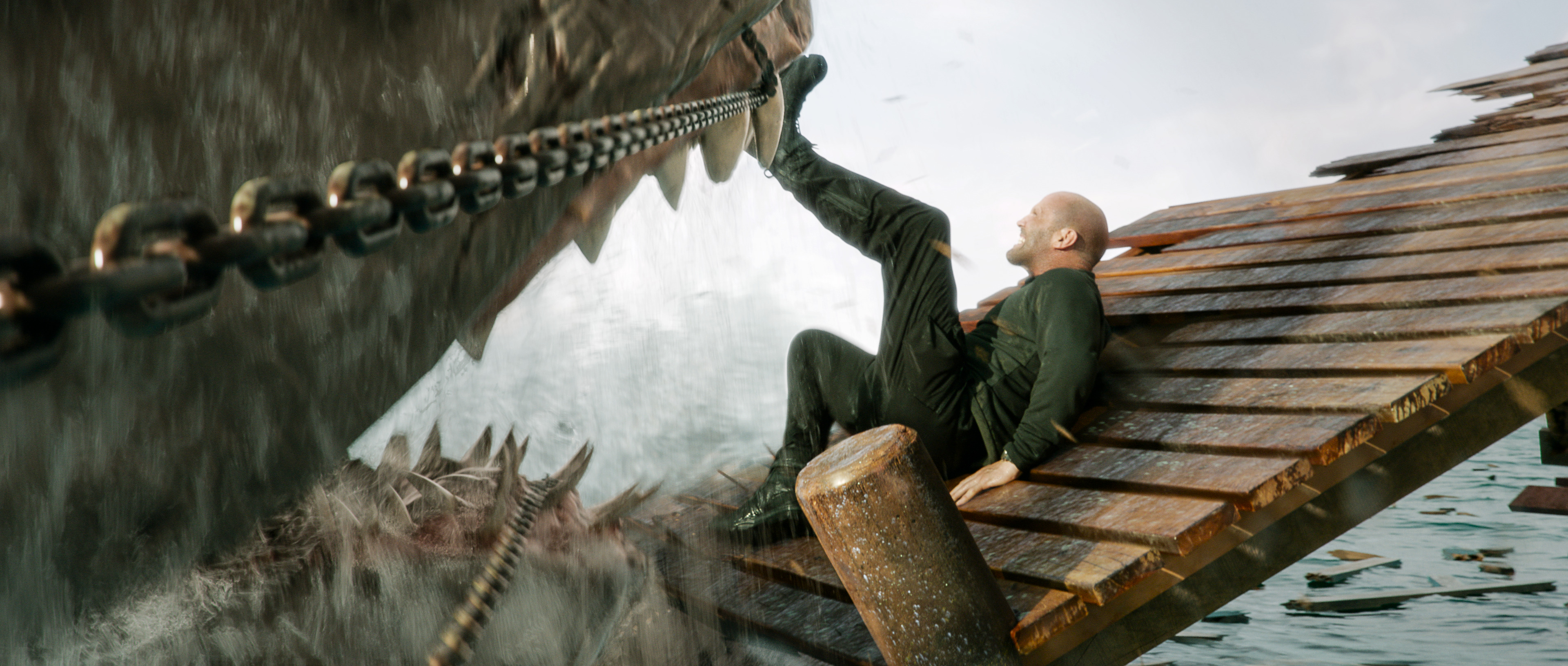 Jason Statham ürghaiga võitlemas